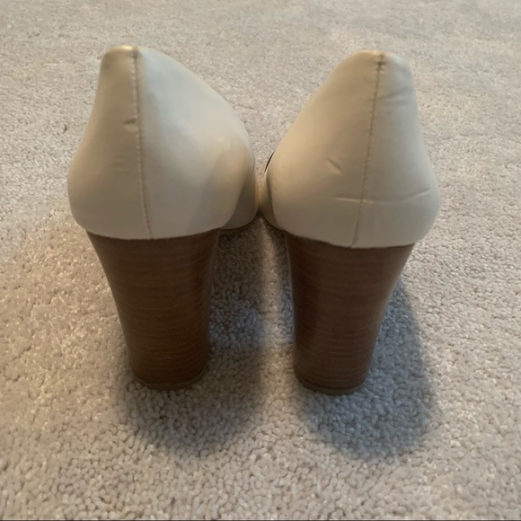 Banana Republic heels - Picture 5 of 7